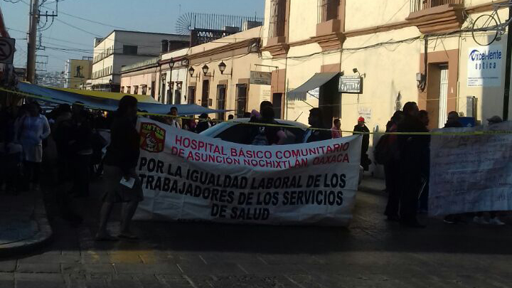 Toman por tercer día consecutivo oficinas de SSO y calle de J.P García