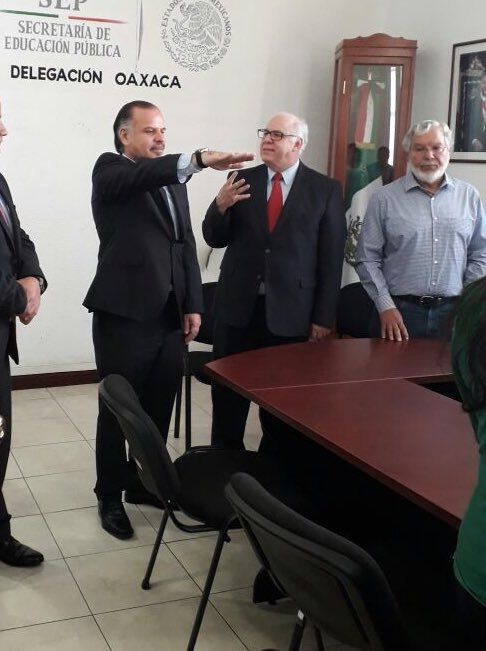 Acusa Sección 22 a ex director de  IEEPO de diversas irregularidades