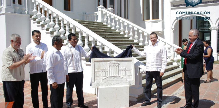 La UABJO, hoy más que nunca, de pie y trabajando: Rector