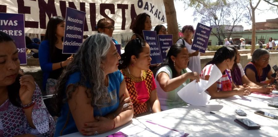 Se suman mujeres de Oaxaca a huelga mundial en el marco de este 8 de marzo