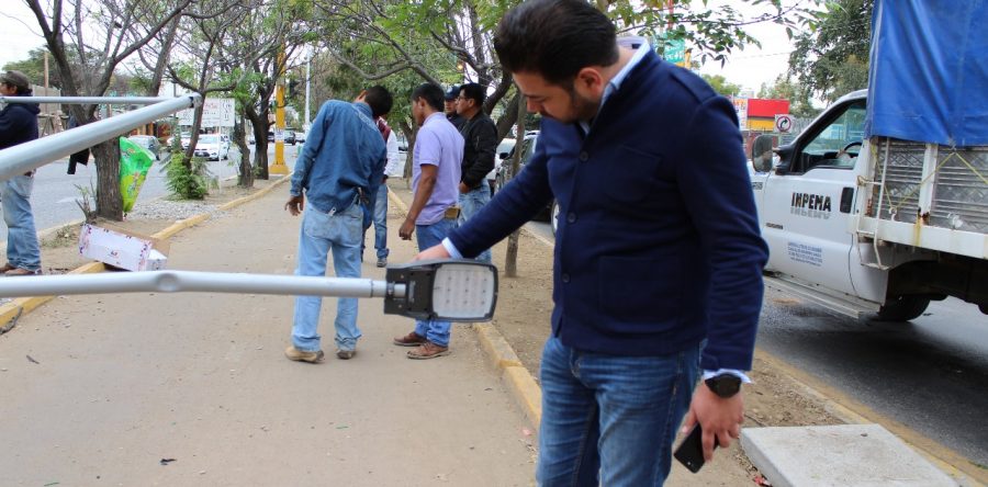 Como parte de la renovación de la imagen urbana de Santa Lucía del Camino, se avanza con la rehabilitación y mantenimiento de luminarias.