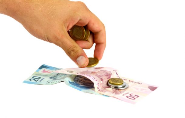 Entre las propuestas de los candidatos, ya no debería mantenerse la de seguir bajando salarios a la burocracia: Adrián Ortiz