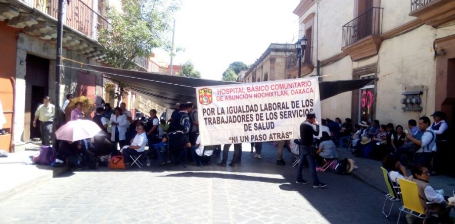 Sin solución adeudo de cinco mil millones de pesos a trabajadores de salud