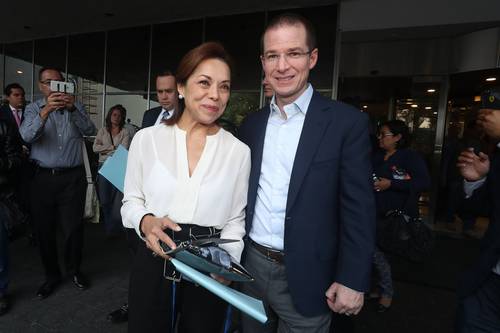 Garantizaremos una total libertad de prensa, con nueva relación con los medios: Anaya