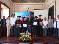 A quienes desean vernos postrados les respondemos con resultados: Rector UABJO