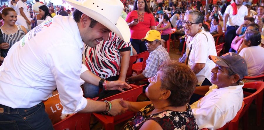 Recibe el candidato de Todos por México  respaldo de sectores productivos