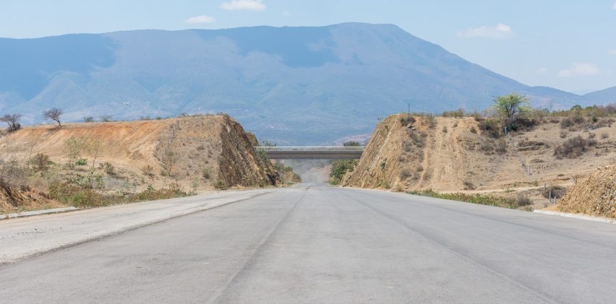 Supercarretera a la Costa y las ventajas de un mundo plano: *Francisco Ángel Maldonado Martínez