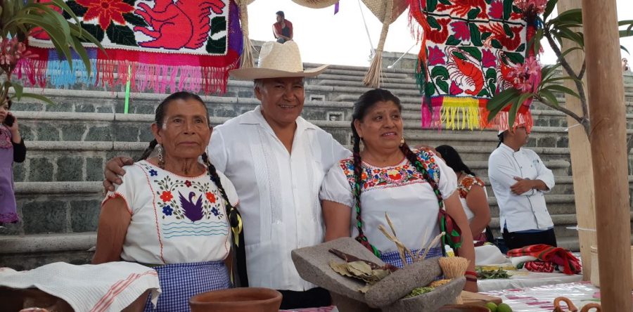 Buscan preservar el aroma y sabor del mole de chivo en Cosoltepec