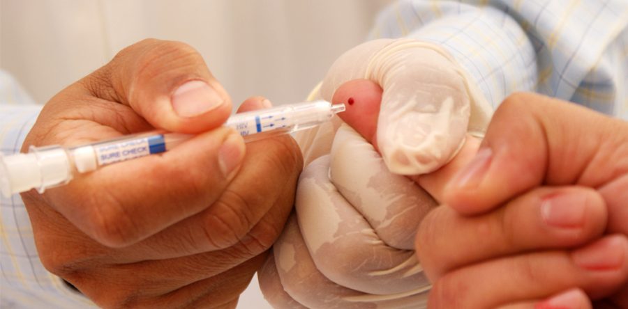 Prueba de detección del VIH: una gota de sangre  y unos minutos de espera pueden hacer la diferencia