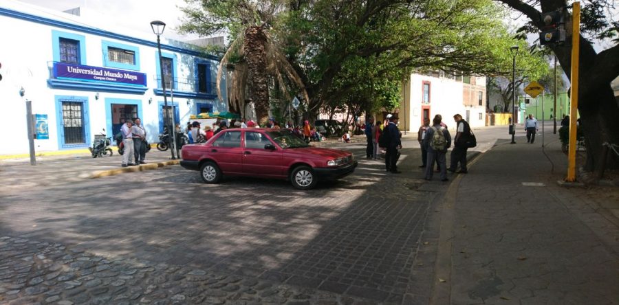 Jubilados otra vez bloquean Calzada de la República