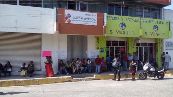 Jubilados protestan en la Capital y Juchitán