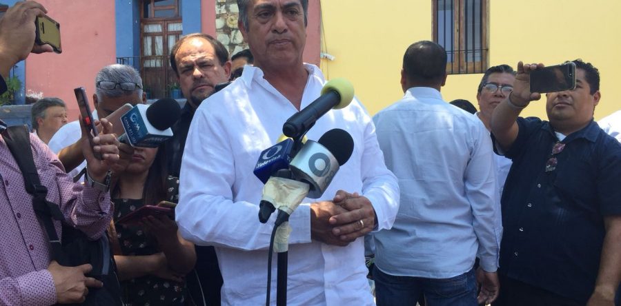 El Bronco hace campaña en la Capital, asegura tener propuestas reales