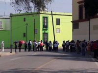 Jubilados de la S-22 bloquean Calzada de la República