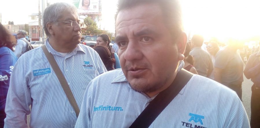 Amenazan telefonistas con huelga por la división de Telmex