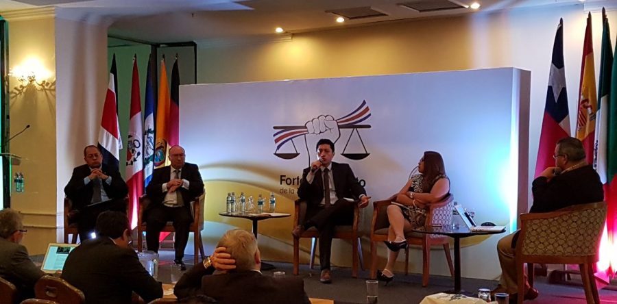 Costa Rica reconoce al presidente del IAIP Abraham Soriano en la celebración del Congreso Nacional de la Judicatura