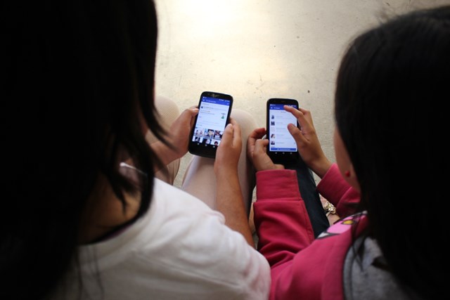Exhorta IEEPO a prevenir efectos negativos de las redes sociales