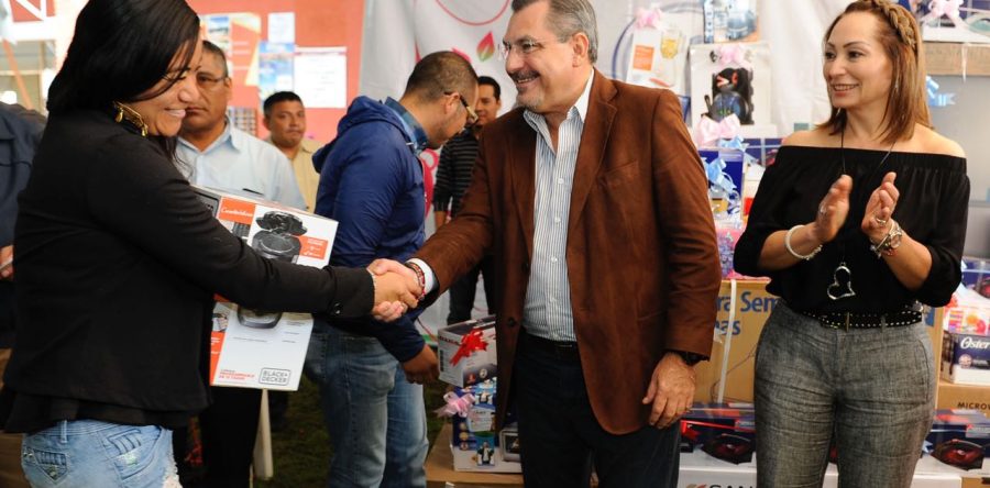 Festeja Hernández Fraguas a las madres trabajadoras