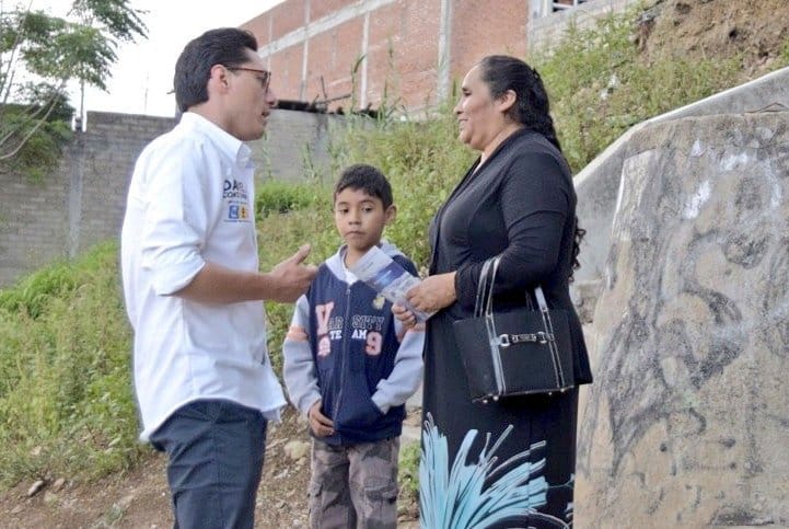 Propone Daniel Constantino legislar a favor del abastecimiento de servicios básicos