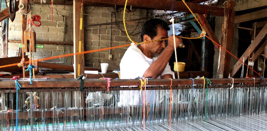 Manteleros, oficio que sobrevive  en el barrio de Xochimilco