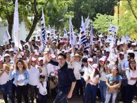 Arropado por militantes, Daniel Constantino arranca campaña electoral