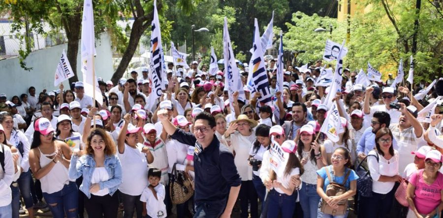 Arropado por militantes, Daniel Constantino arranca campaña electoral