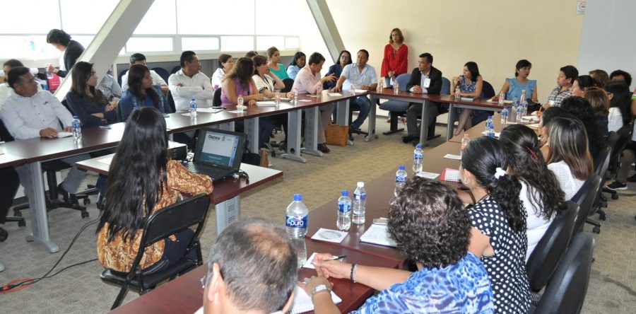 Permanente capacitación a trabajadores del Gobierno del Estado