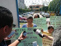 Reclama mujer intervención de DDHPO ante despojo de pertenencias