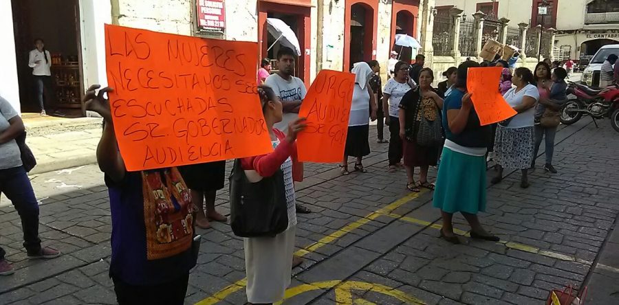 Da SMO espalda a mujeres, les niegan créditos
