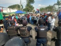Exigen intervención de autoridades en conflicto entre pueblos de la Sierra Sur; muertos y casas quemadas el saldo
