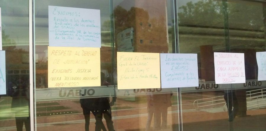 Exige STAUO destitución de funcionario académico, toma rectoría