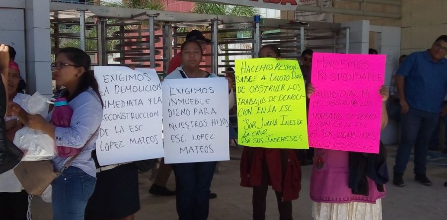 Pretenden desviar recursos de escuela para construcción de centro comercial en Tlacolula
