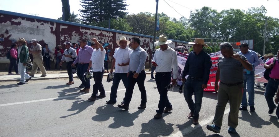 Marcha Sección 22; hoy vence el plazo para que Alejandro Murat de respuestas a sus demandas