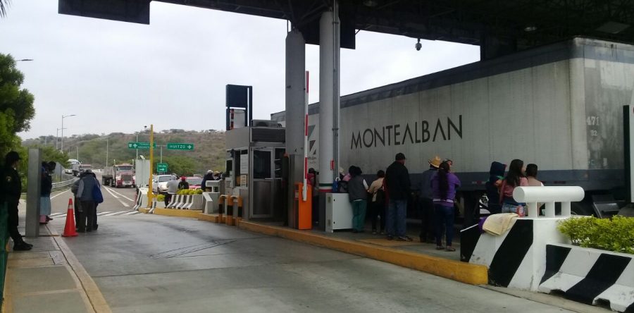 Organizaciones sociales toman Caseta de Huitzo
