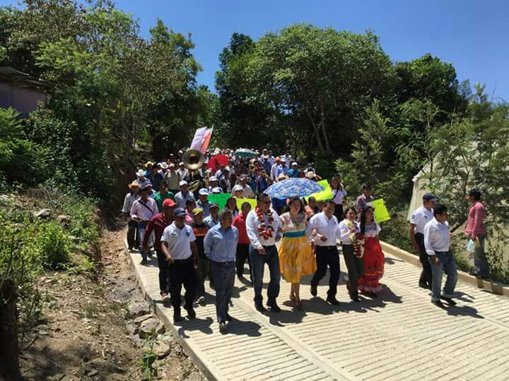 Mazatecos en miseria y abandono mientras edil trabaja en campañas políticas