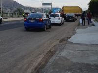 Amagan habitantes del Fraccionamiento Yagul en Tlacolula bloquear carretera