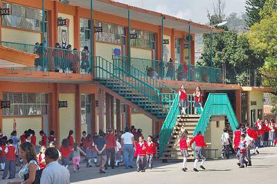 Padres de familia de Zaachila rechazan protestas de la S-22