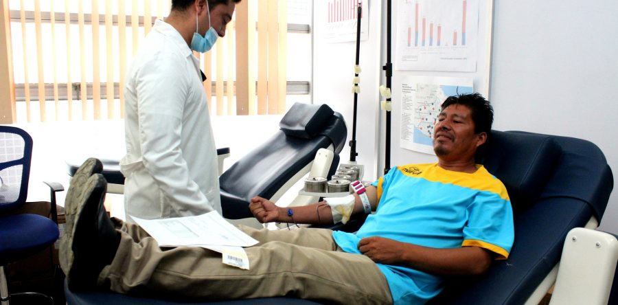 Al donar sangre también salvas tu vida