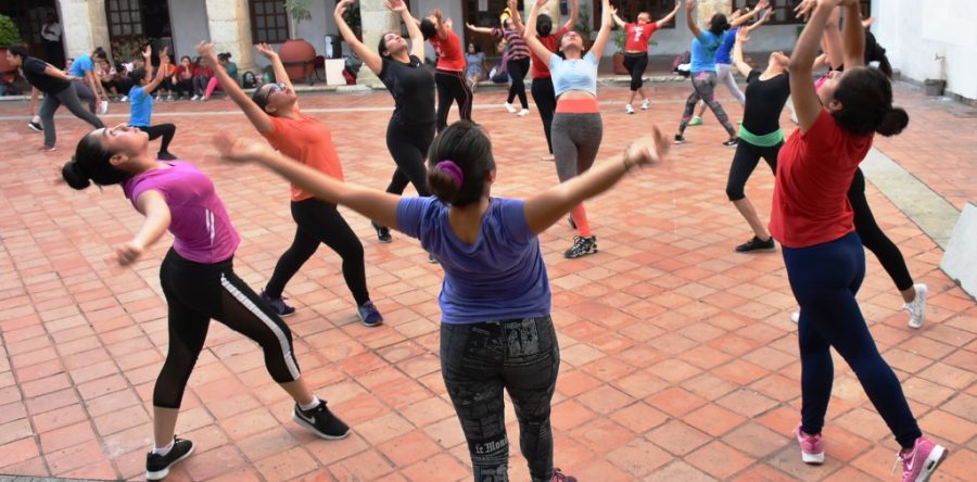 Alistan jóvenes del ballet folklórico representación de “Donají…La Leyenda”