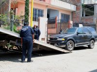 Infraccionan a más de mil personas por estacionarse en doble fila