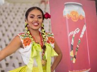 Presentan lata conmemorativa para “Julio, Mes de la Guelaguetza”