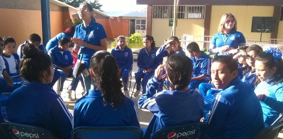 Promueve SSO comunicación entre padres e hijos para evitar consumo de drogas