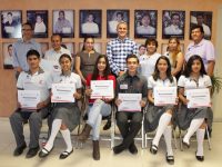 Reconoce Cobao a estudiantes destacados