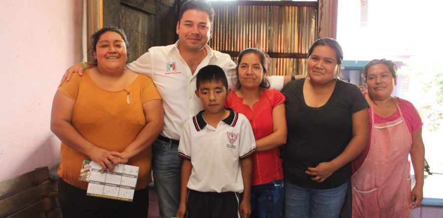 Seguirá apoyando Raúl Cruz a grupos vulnerables, así lo dijo en la Carrillo Puerto