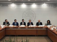 Suscribe Hernández Fraguas convenio para generar energías limpias