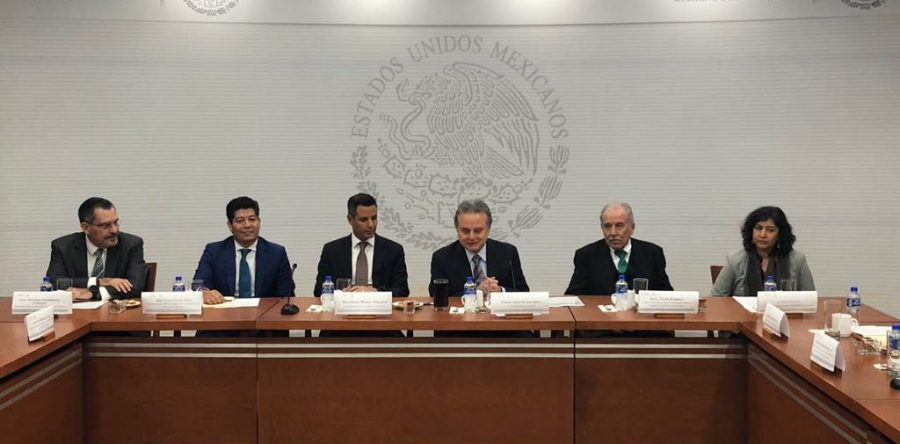 Suscribe Hernández Fraguas convenio para generar energías limpias