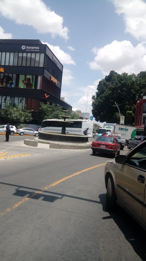 Toman maestros estacionamiento de autobuses de primera clase ADO