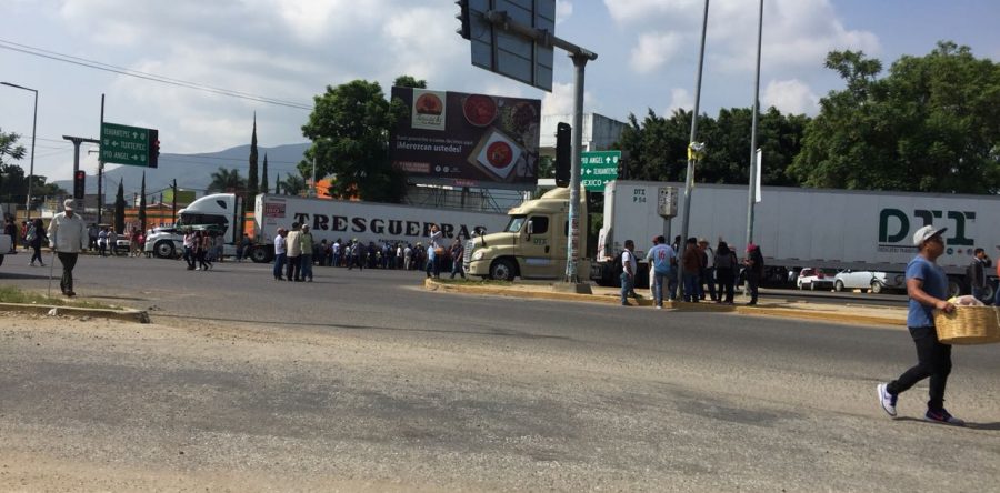 Desquician maestros la capital oaxaqueña