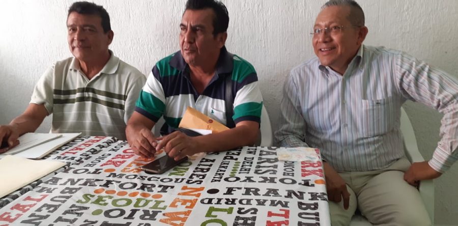 Rechazan transportistas alza de pasaje y se manifiestan contra bloqueos