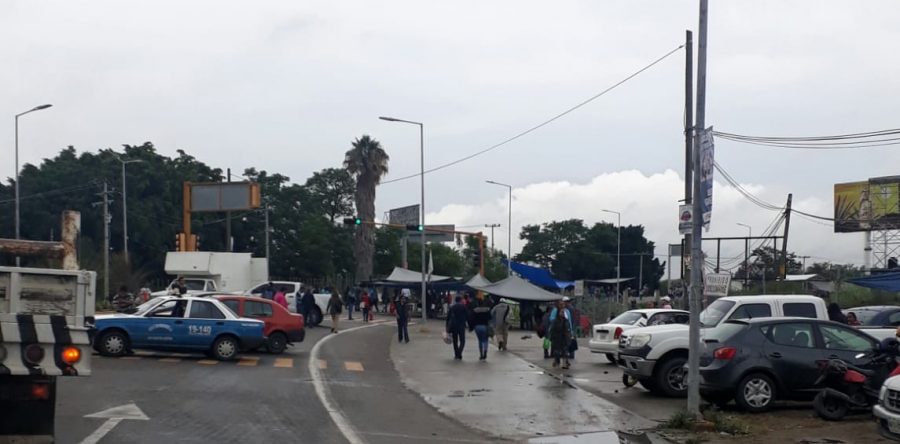 Reactivan maestros jornada de bloqueos