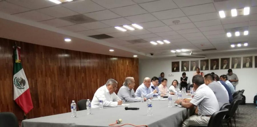 Buscan maestros reconstrucción  de escuelas; mantienen reunión con autoridades